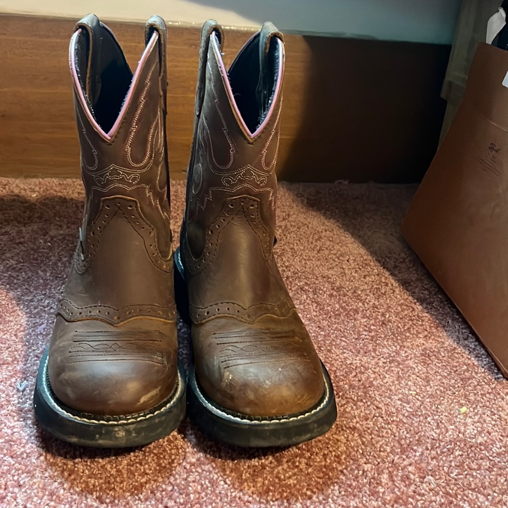 pink justin boots size 9 women’s